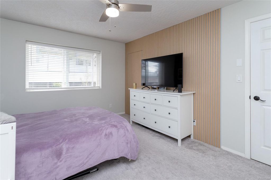 listing image 16048168963967443067