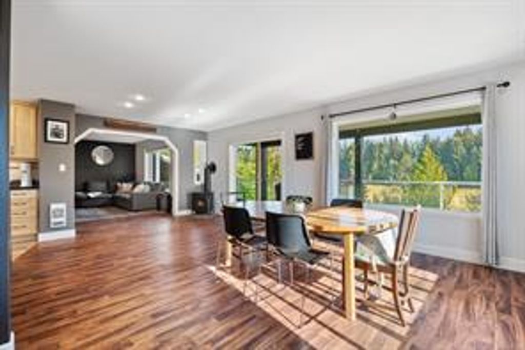 listing image 16046387478586009135