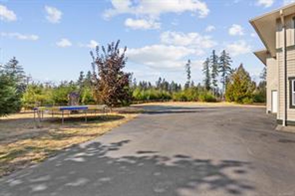 listing image 16044419908383013706