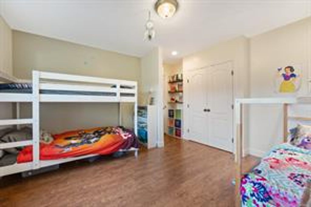 listing image 16040334367333500446