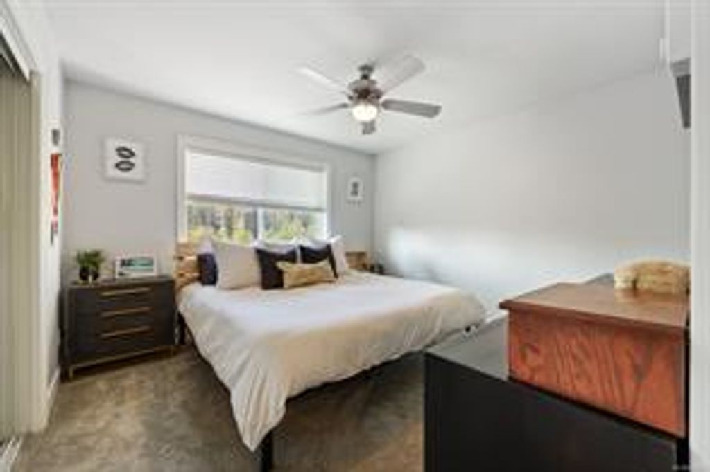 listing image 16042958530991145596
