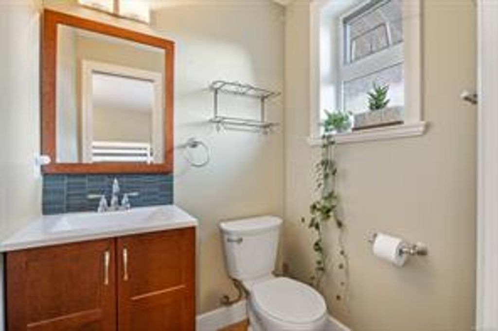 listing image 16048357194807126958