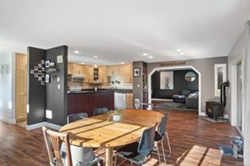 listing image 16044520825073589939