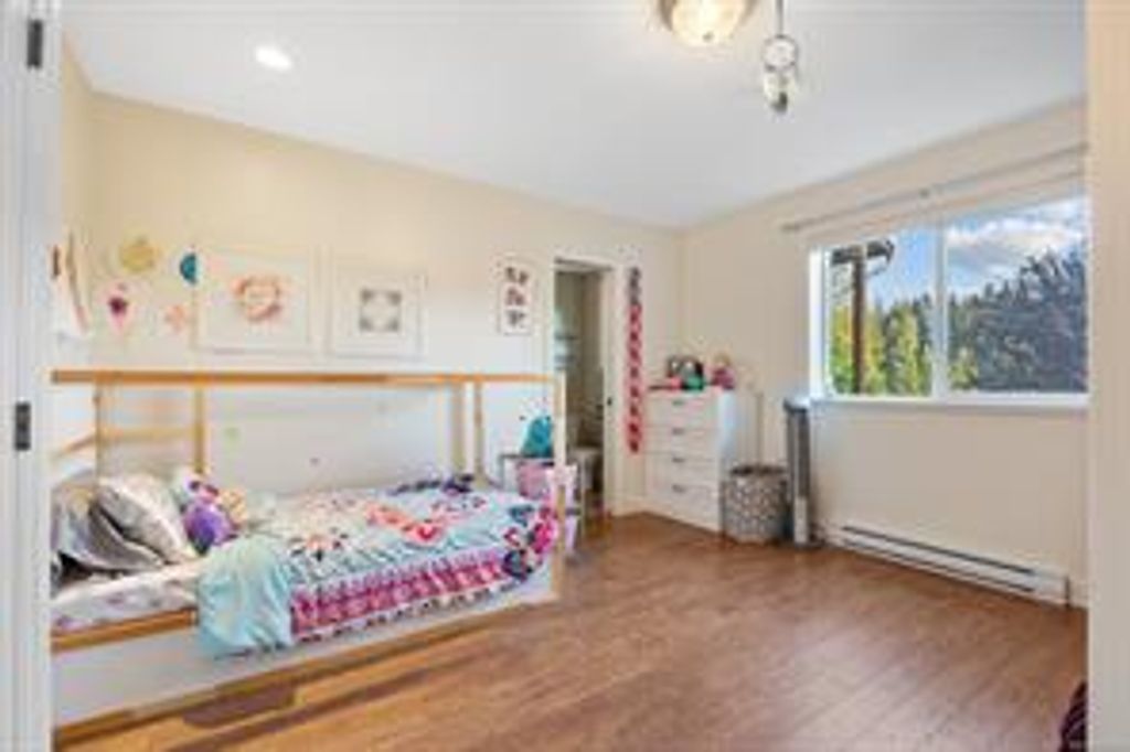 listing image 16048160790793024433