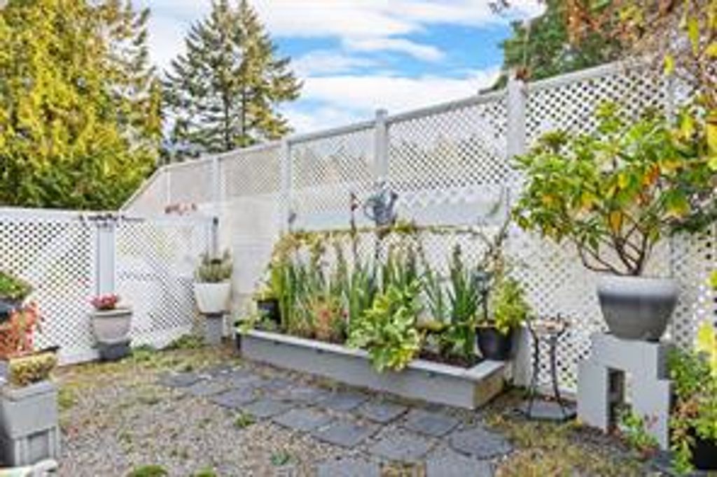 listing image 16045465728855645838