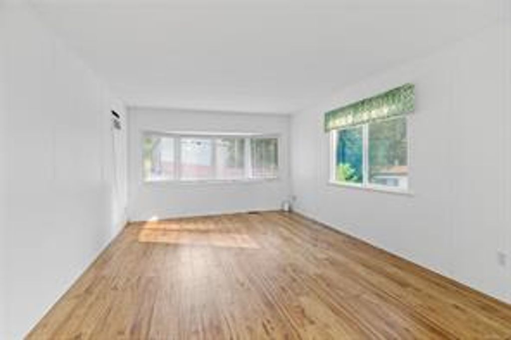 listing image 16045623018296339079