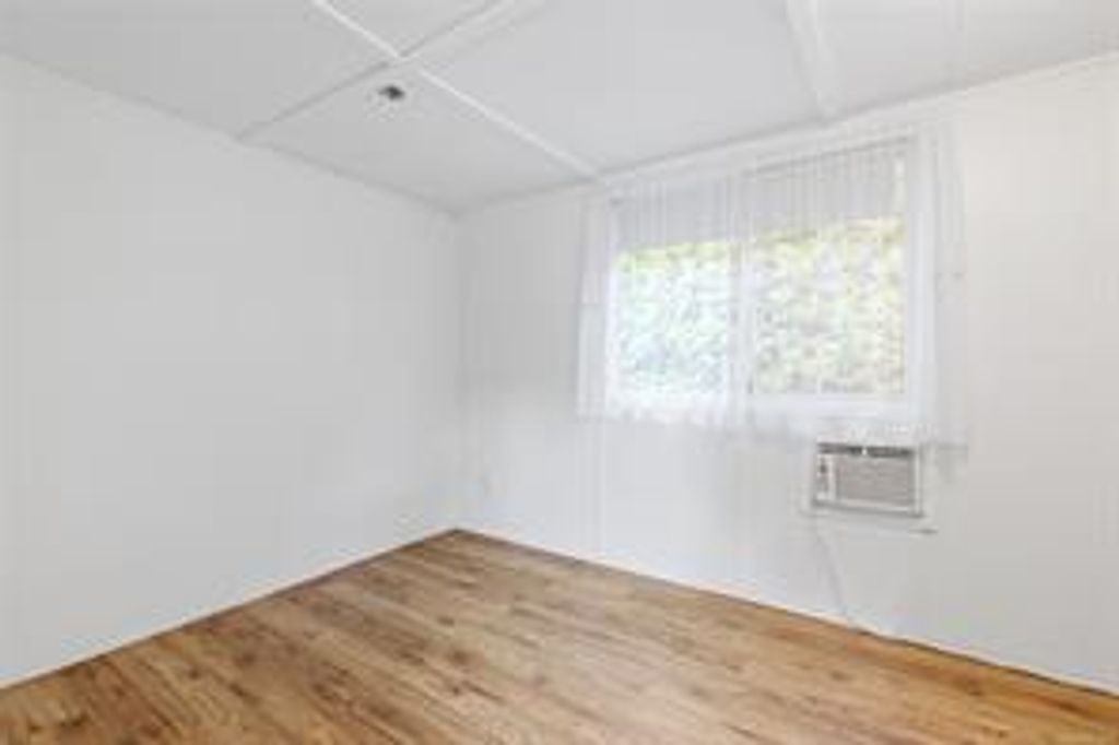 listing image 16046598838495783116
