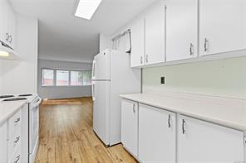 listing image 16042094483387118719