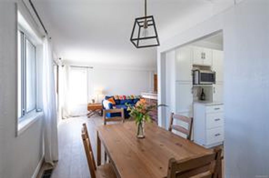 listing image 16049014474039504117