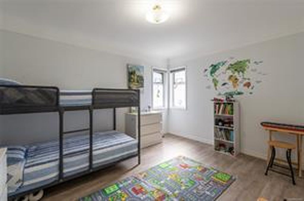 listing image 16040695942176868265