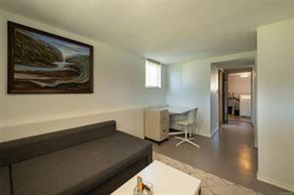 listing image 16049971255308844446