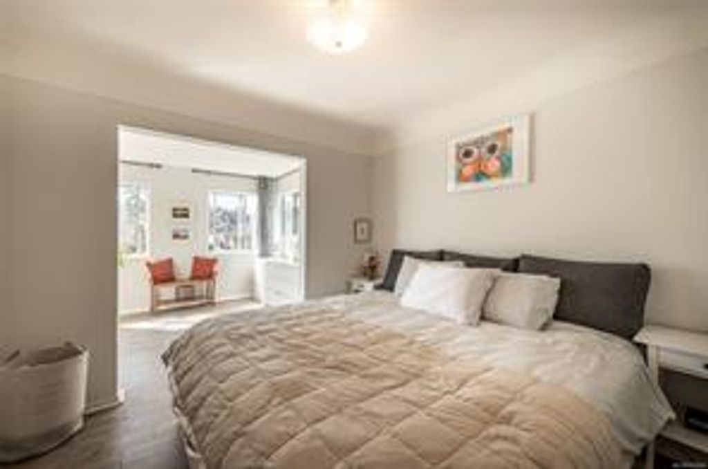 listing image 16049286657249675269