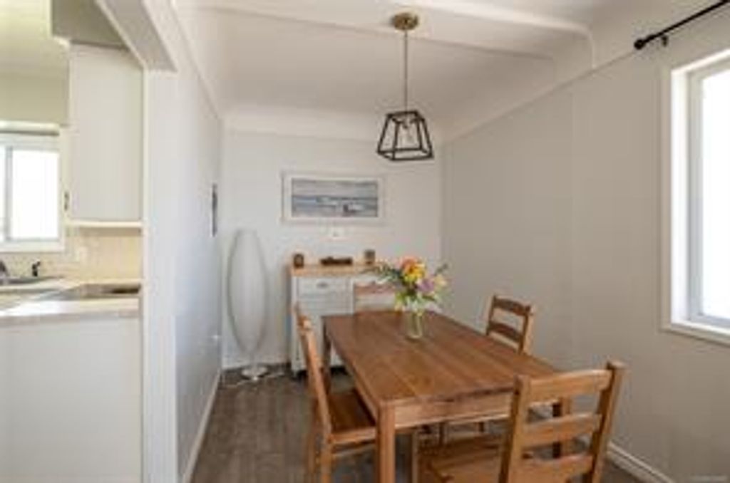 listing image 16045822400982576117