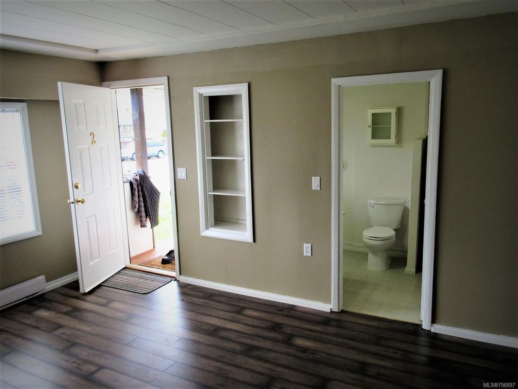 listing image 16044257301222626665