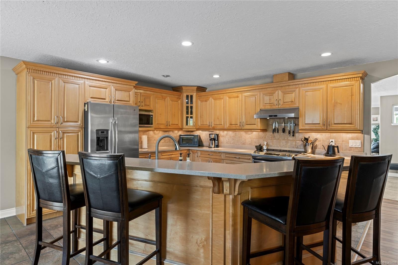 828 Sunray Rd