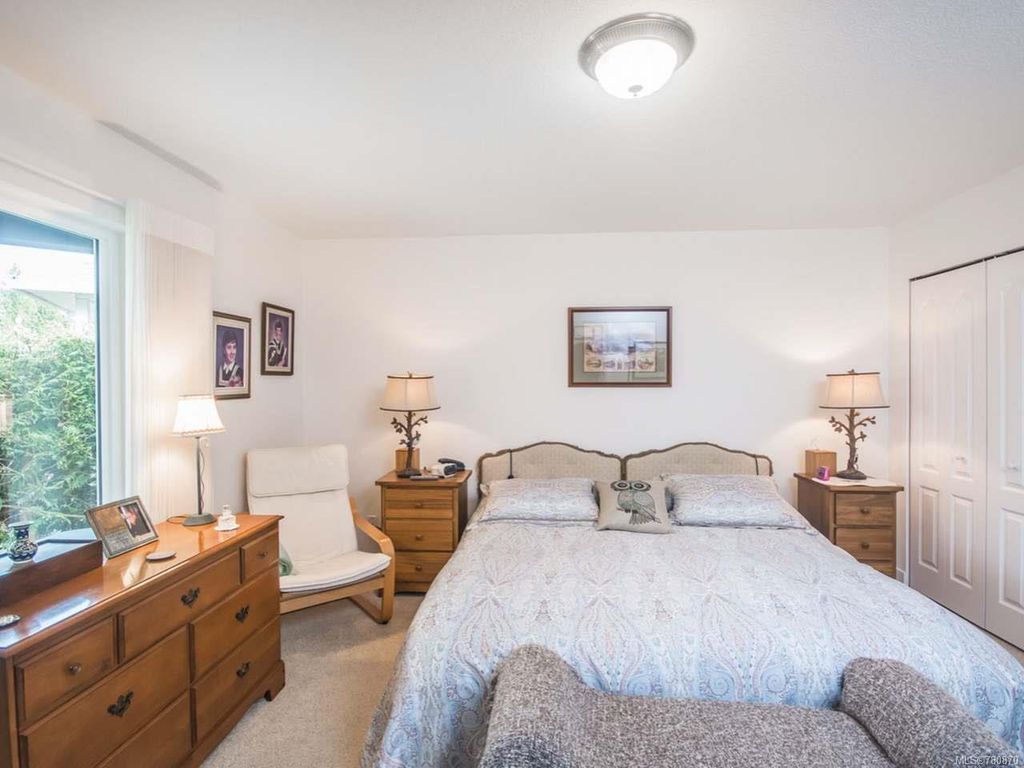 listing image 16044841369051840632