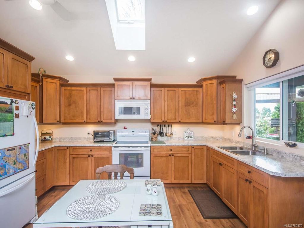 listing image 16047466924890052443