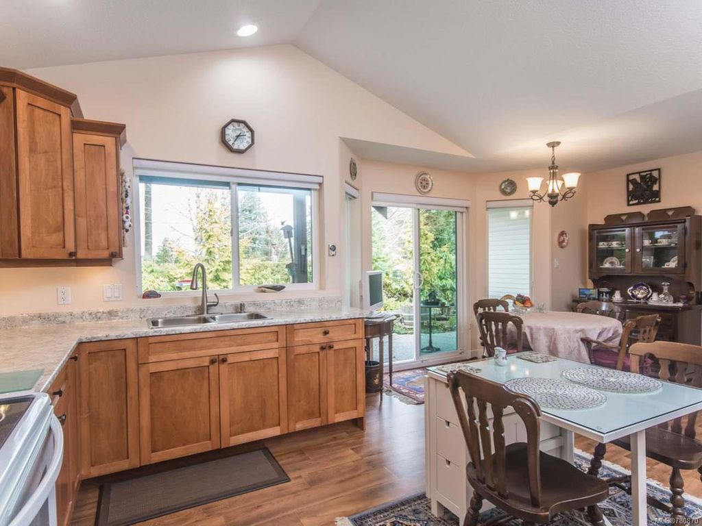 listing image 16041755151659928255