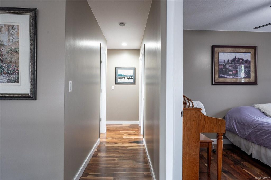 listing image 16046180871846301522