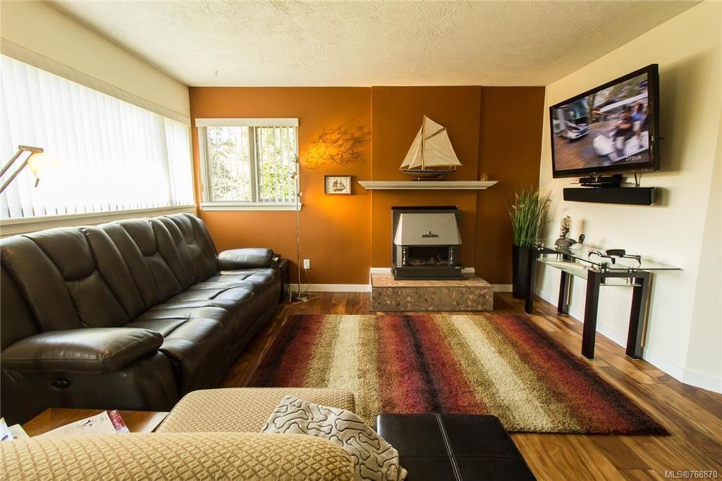 listing image 16046035151512638469