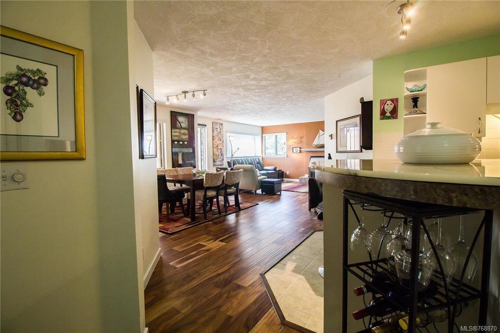 listing image 16042133571262391937