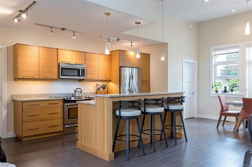 listing image 16042916475339136956