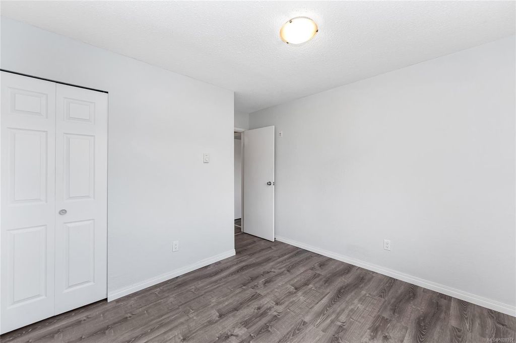 listing image 16049342470717034003