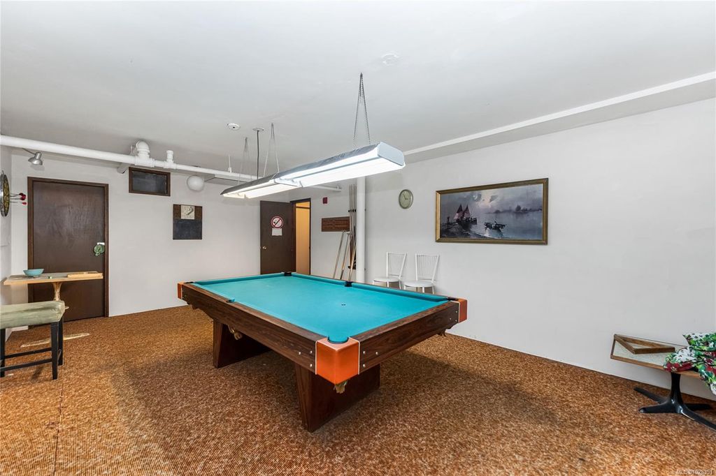 listing image 16045142932025842941