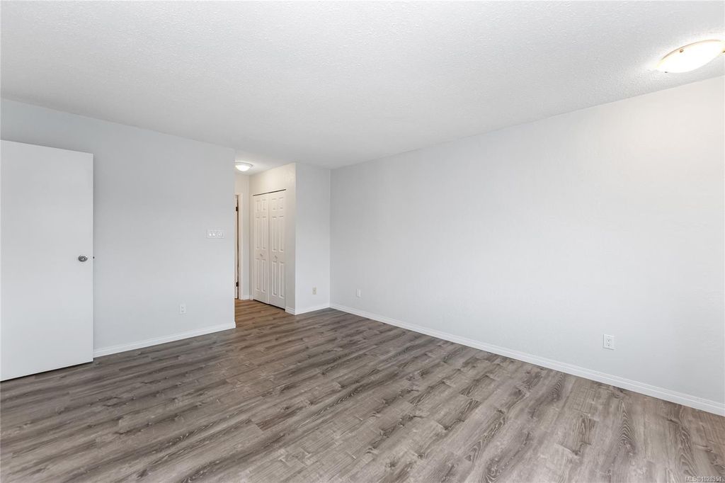 listing image 16045071282552804134