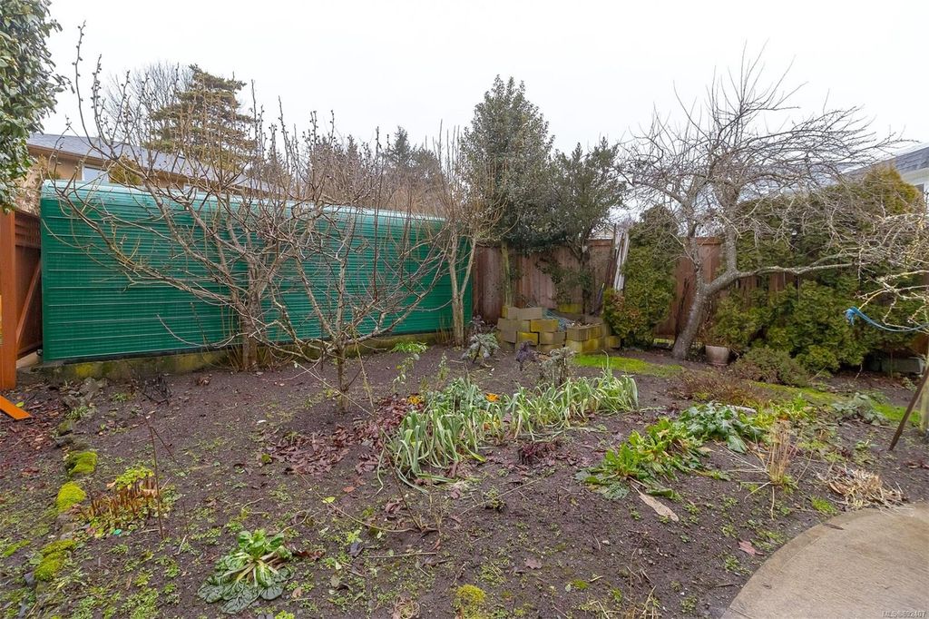 listing image 16042727877098373502