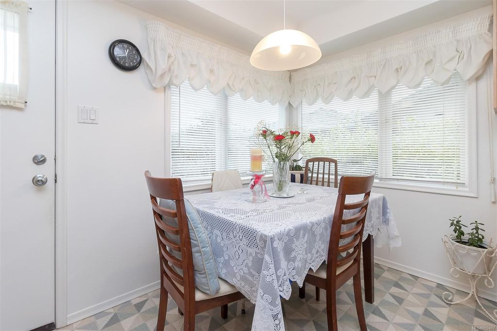 listing image 16047655407092937161