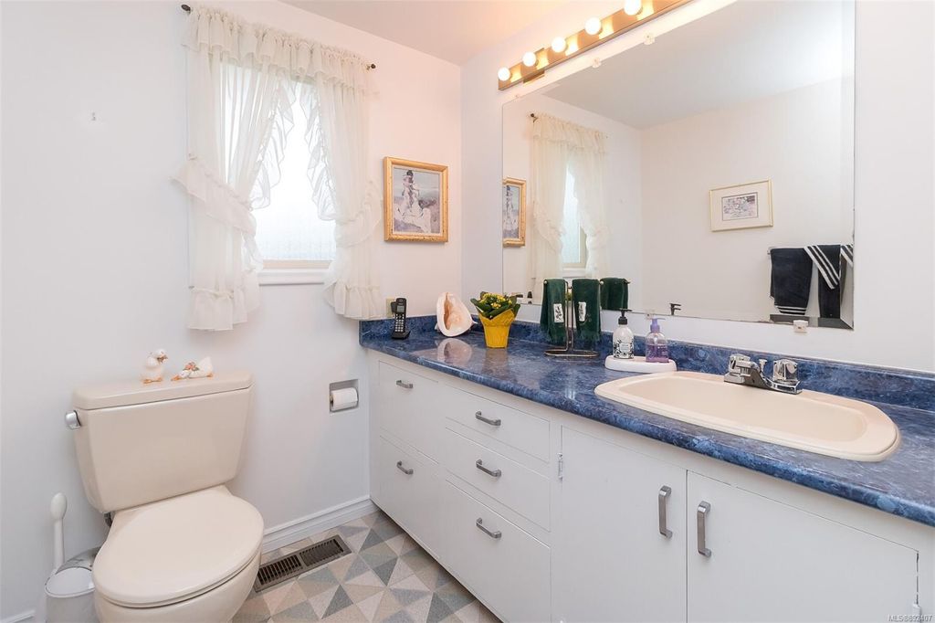 listing image 16047239374253127646