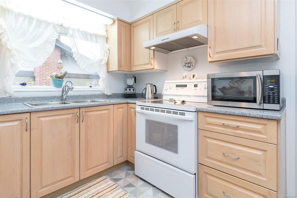 listing image 16042411751582519676