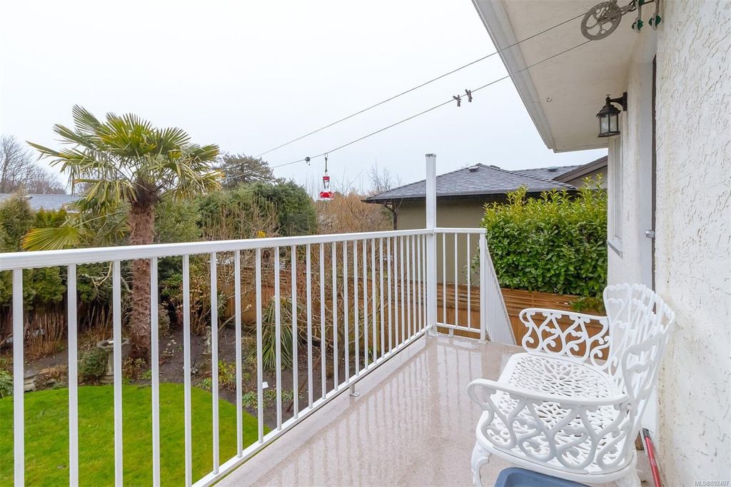 listing image 16046909371119836357