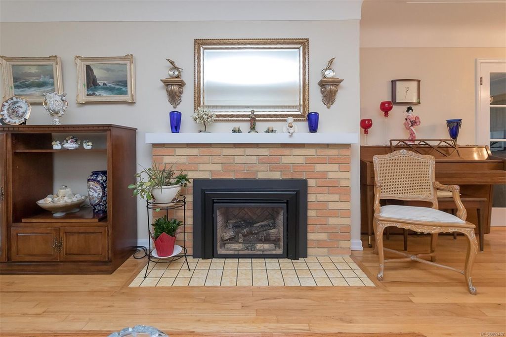 listing image 16043151638754697698