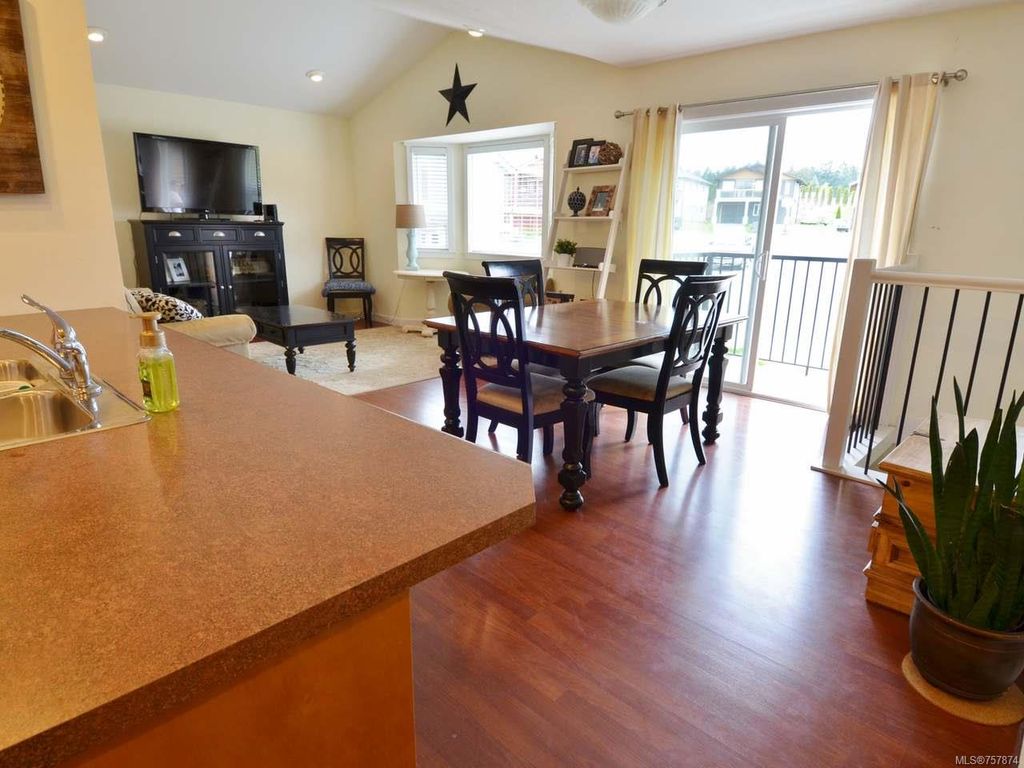 listing image 16041238124694494315