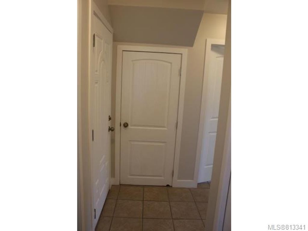 listing image 16043061213298058968