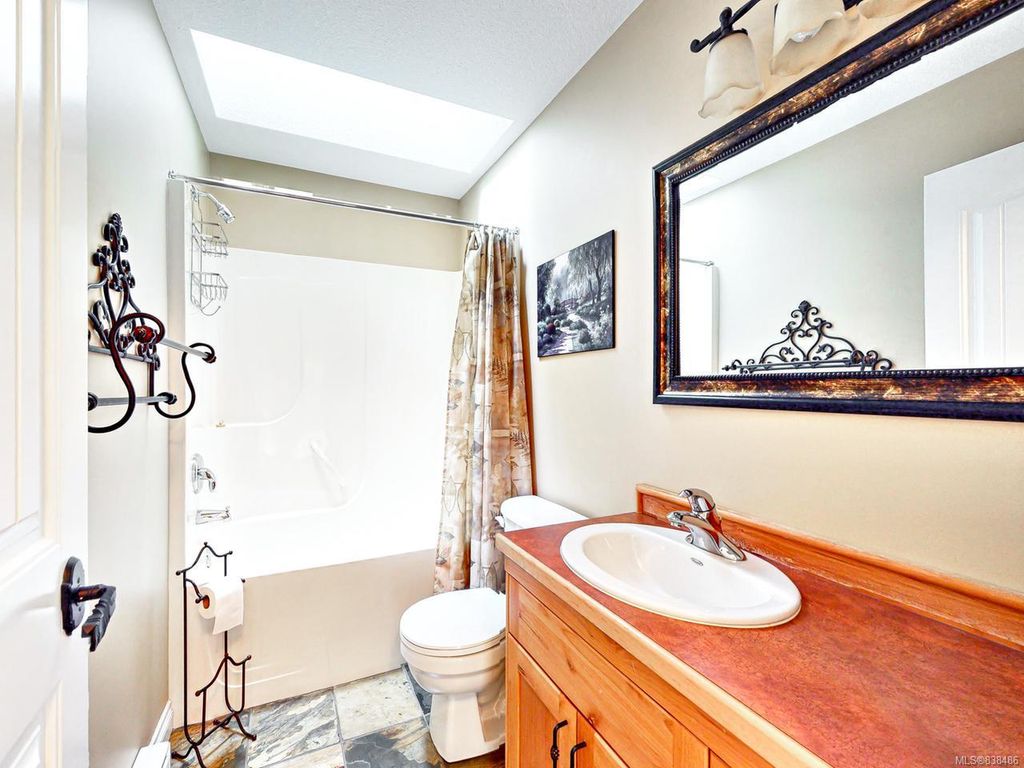 listing image 16049178473926022709