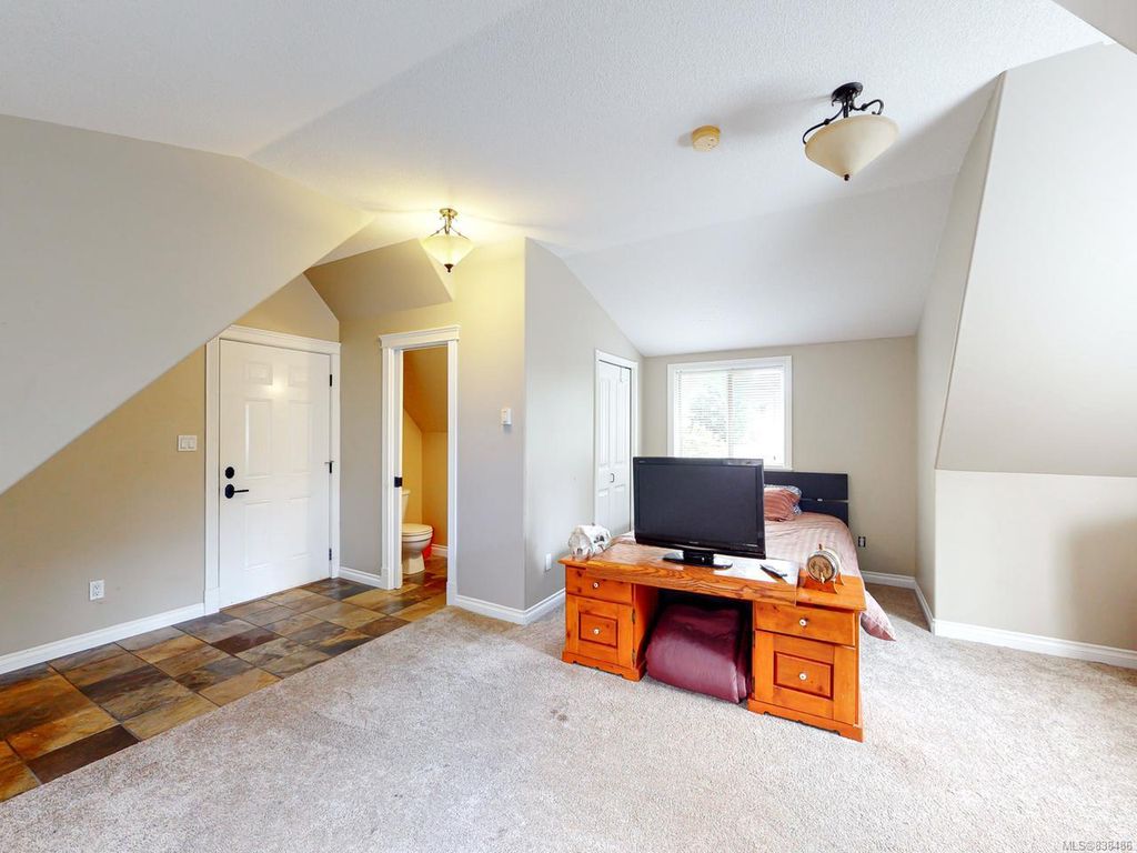 listing image 16043531532470156795