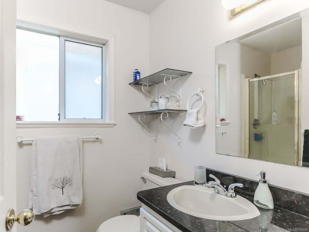 listing image 16045308291946422507
