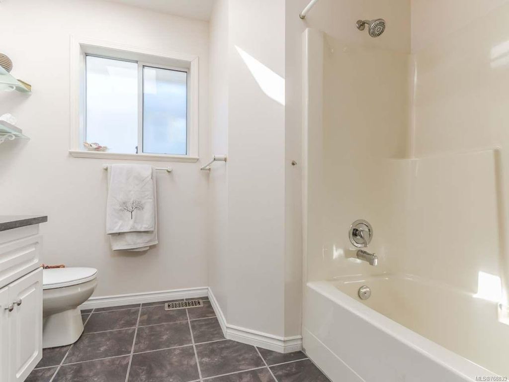 listing image 16042002007967453747