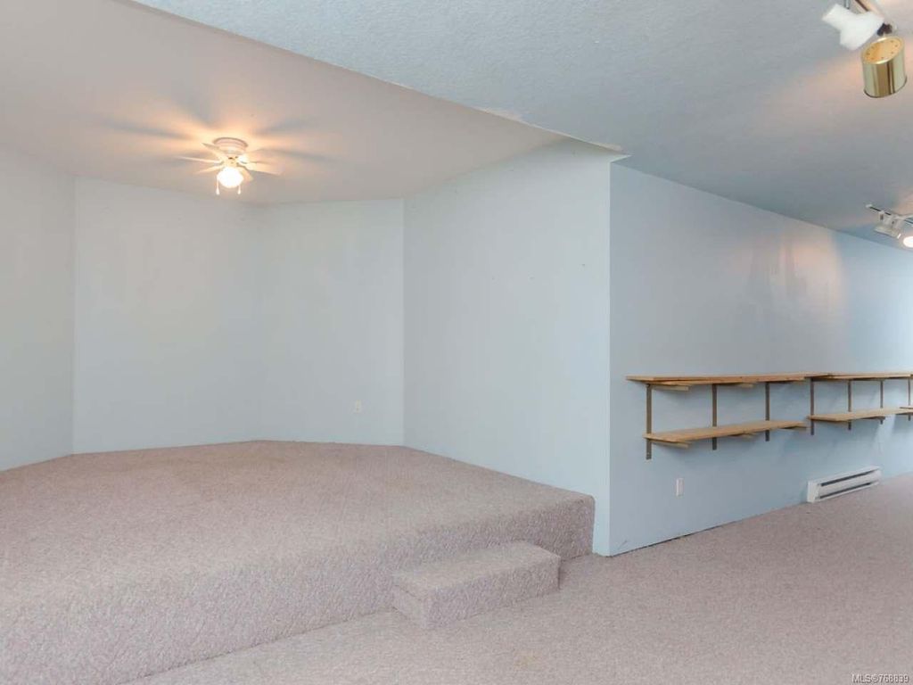 listing image 16045523144657600618