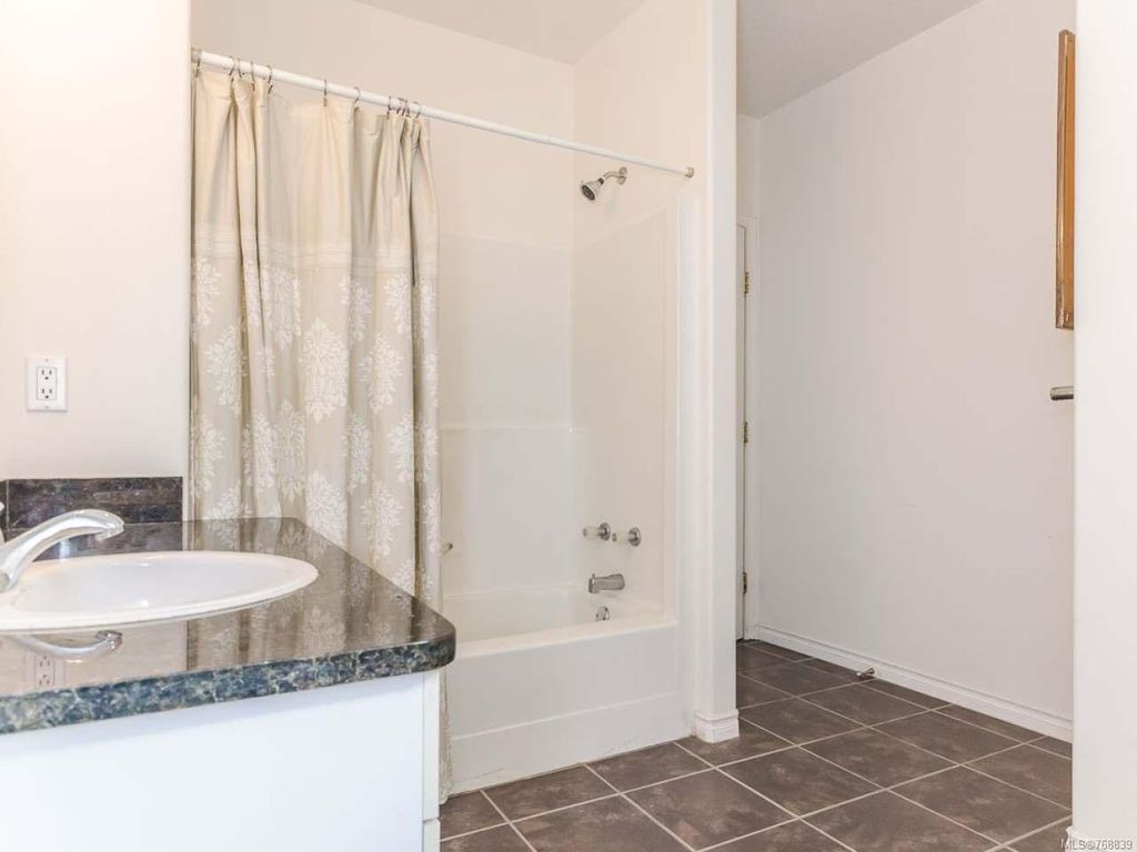 listing image 16048217114668663157