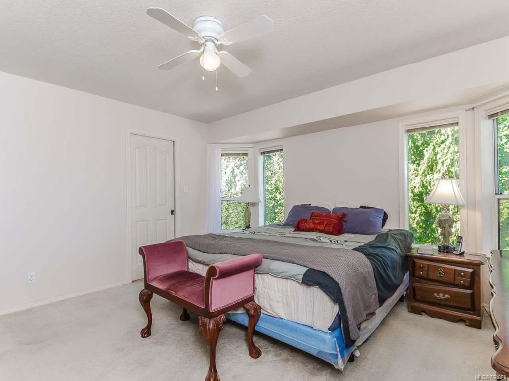 listing image 16047556643292430441