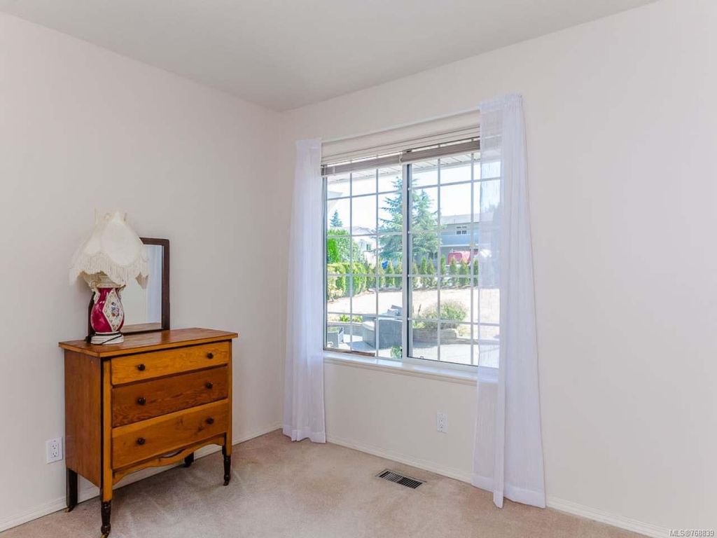 listing image 16048705289098195653
