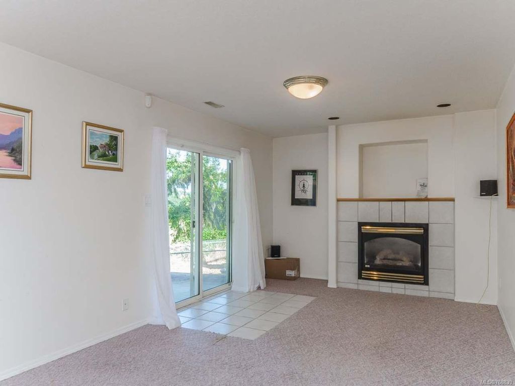 listing image 16047294942408569402