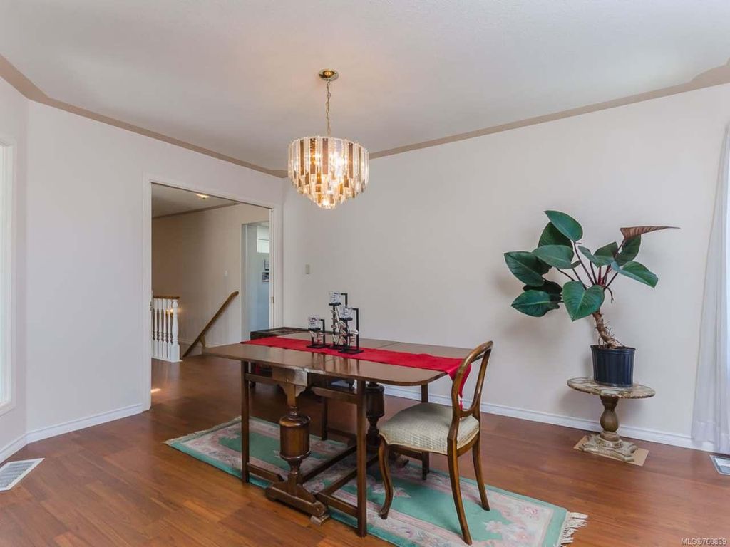 listing image 16043200129337619708