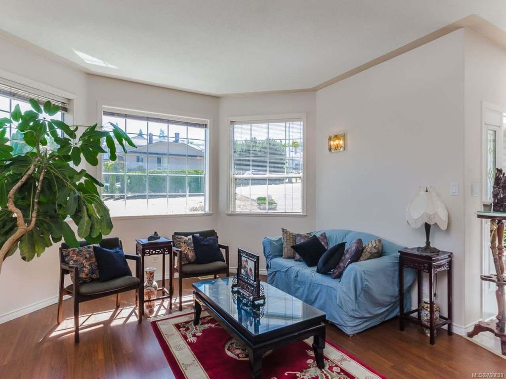listing image 16040893656954206623