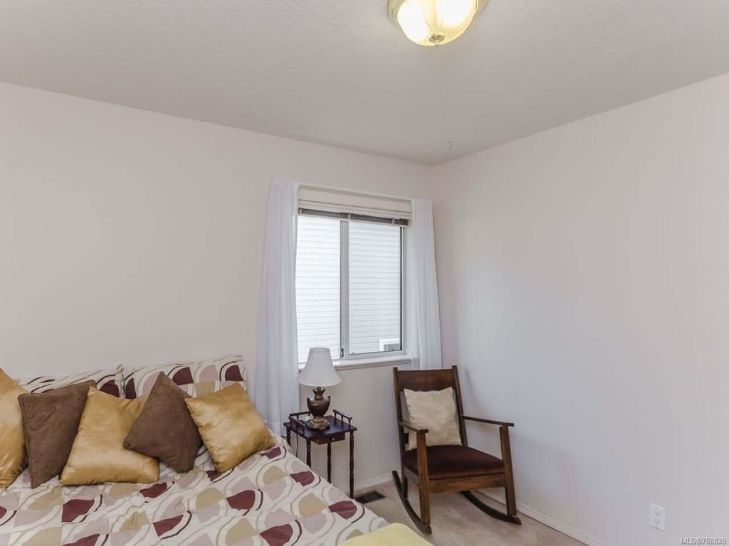 listing image 16046714492850432696