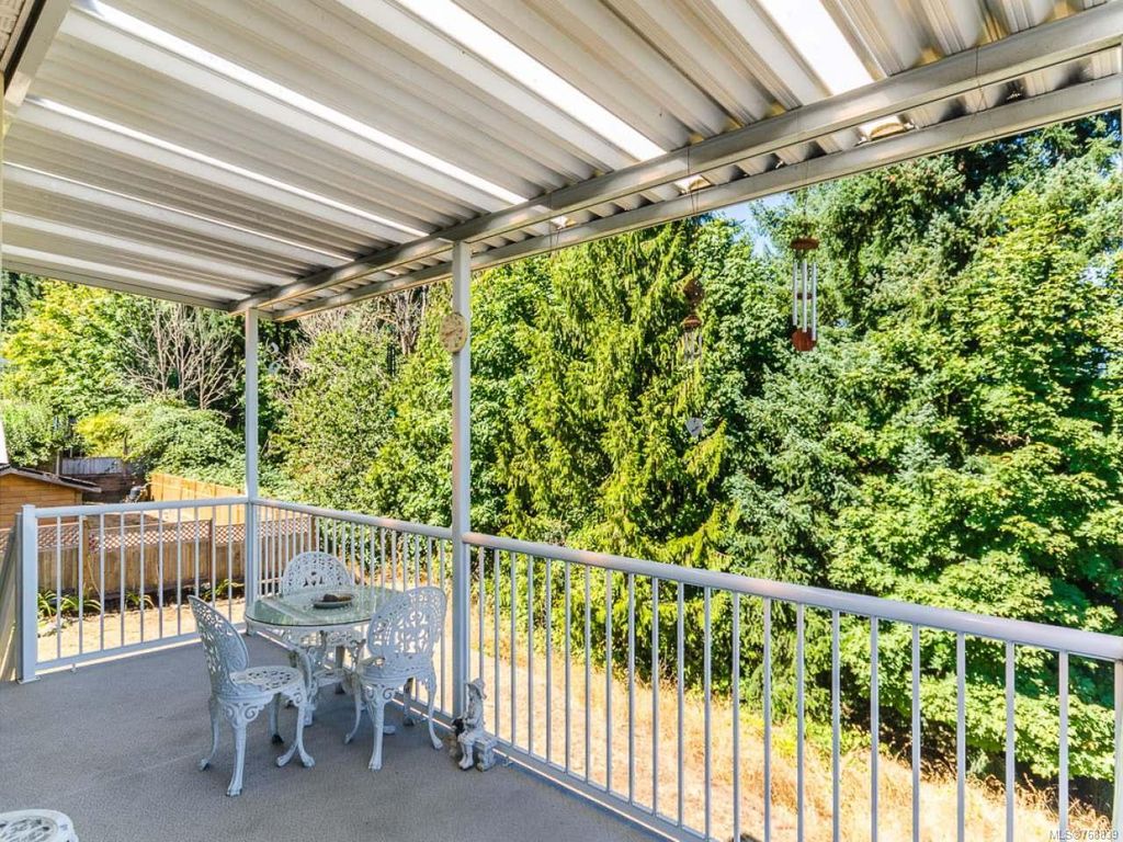 listing image 16048356565375257575